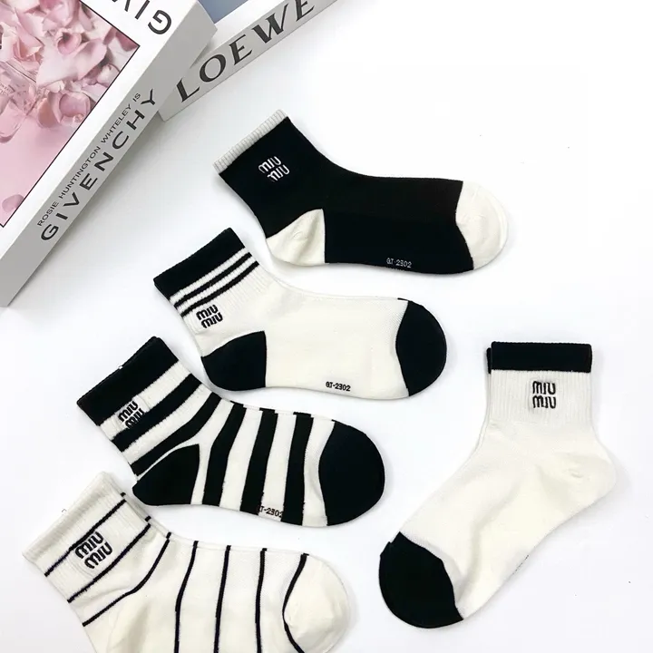 スーパーコピー ミュウミュウ 靴下
