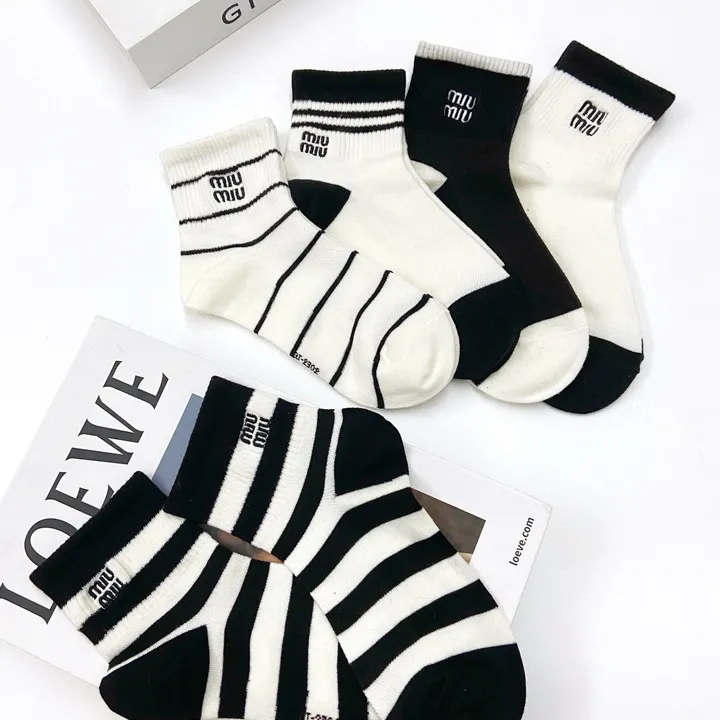 スーパーコピー ミュウミュウ 靴下