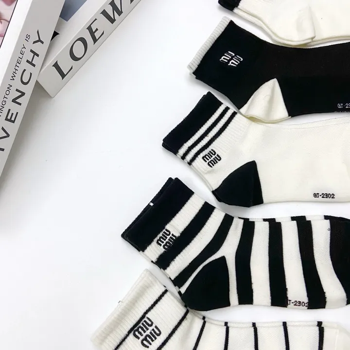 スーパーコピー ミュウミュウ 靴下