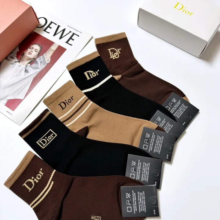 スーパーコピー ディオール 靴下