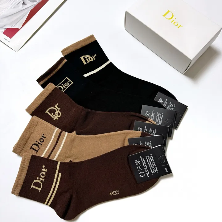 スーパーコピー ディオール 靴下