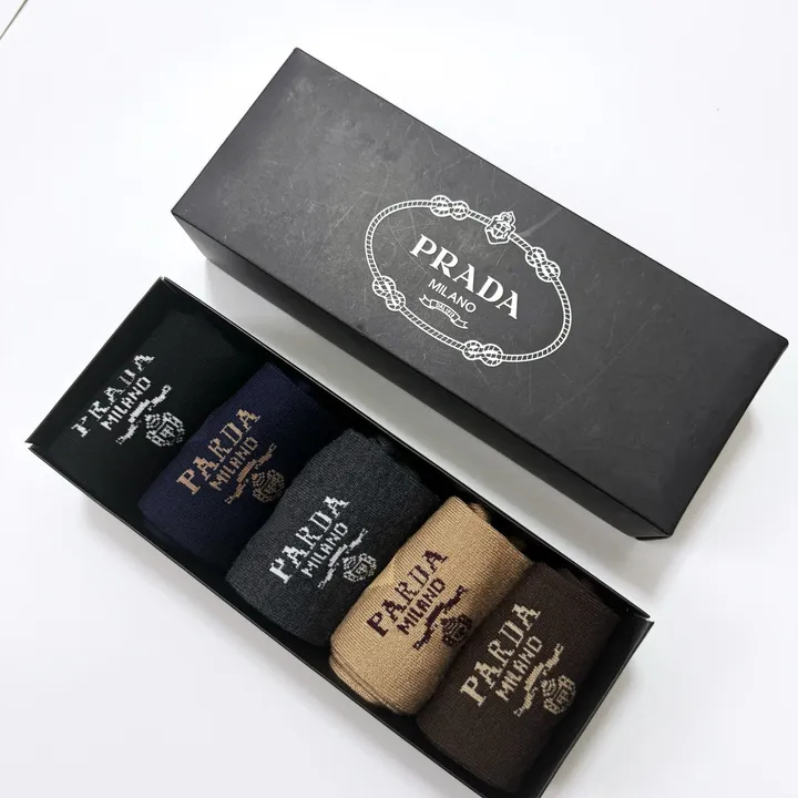 スーパーコピー プラダ 靴下