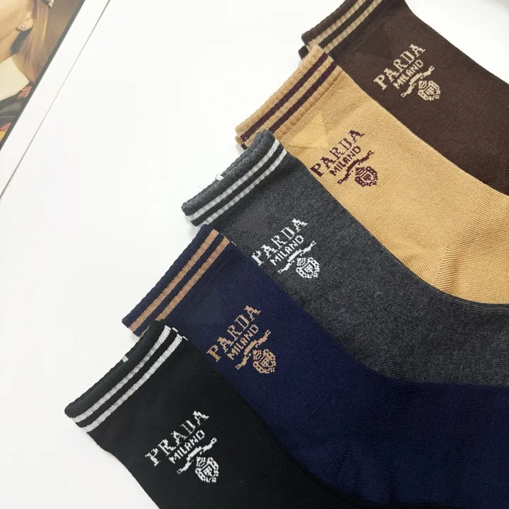 スーパーコピー プラダ 靴下