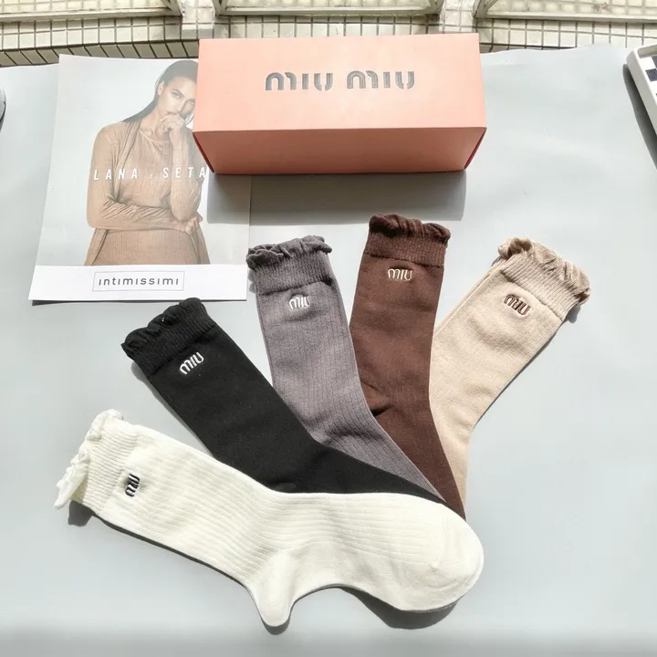 スーパーコピー ミュウミュウ 靴下