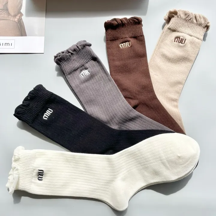 スーパーコピー ミュウミュウ 靴下