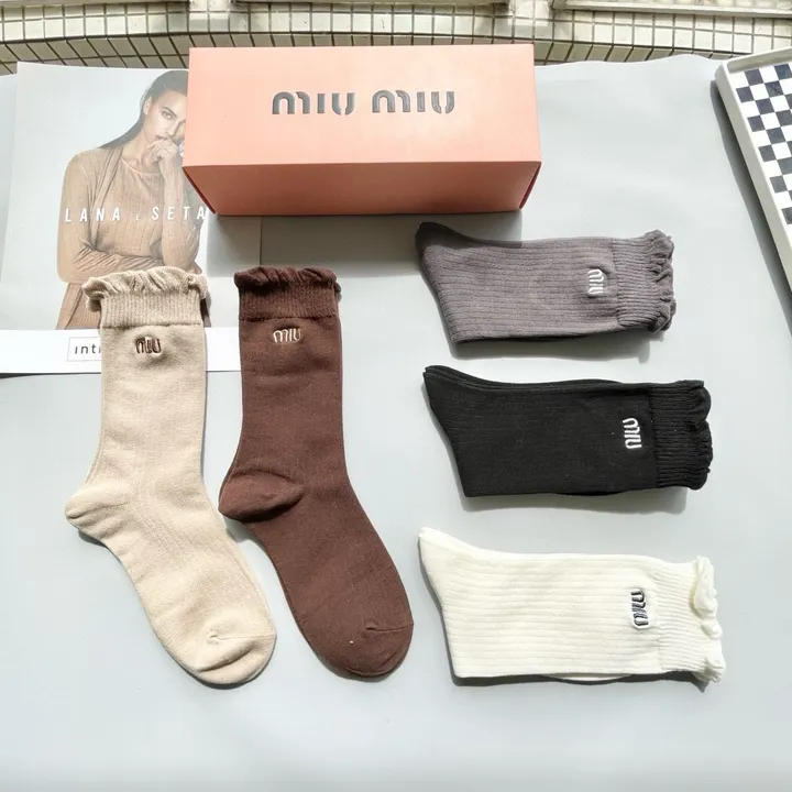 スーパーコピー ミュウミュウ 靴下