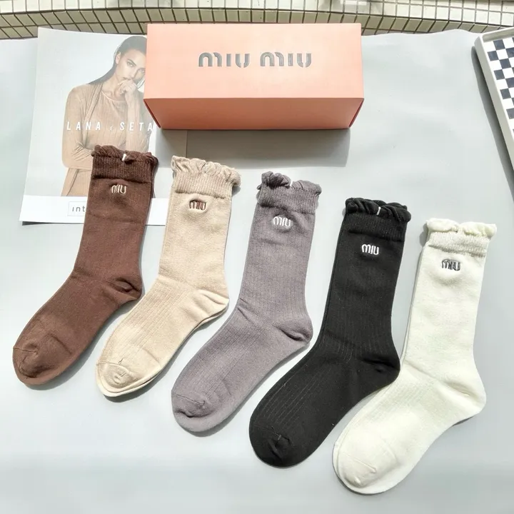 スーパーコピー ミュウミュウ 靴下