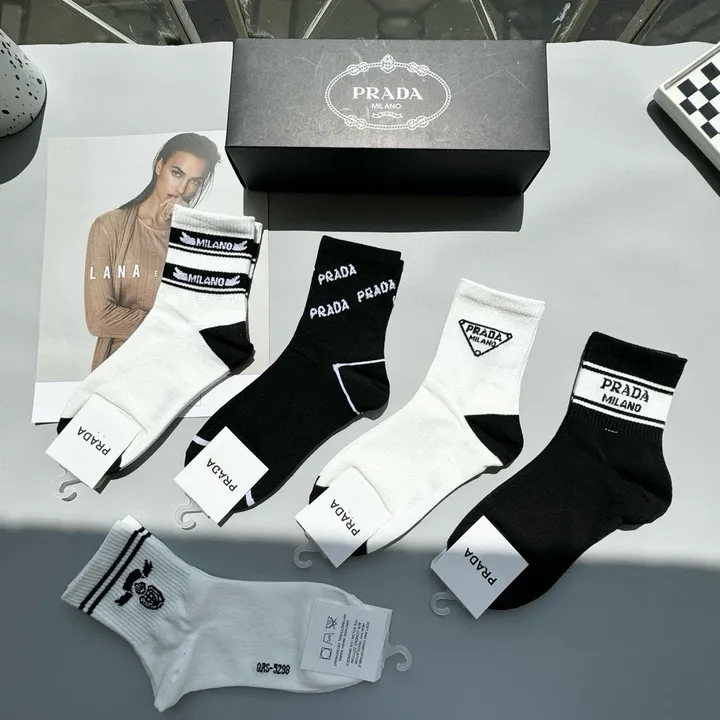 スーパーコピー プラダ 靴下