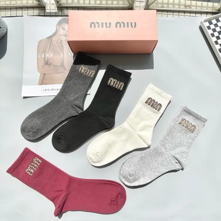 スーパーコピー ミュウミュウ 靴下