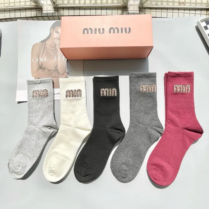 スーパーコピー ミュウミュウ 靴下