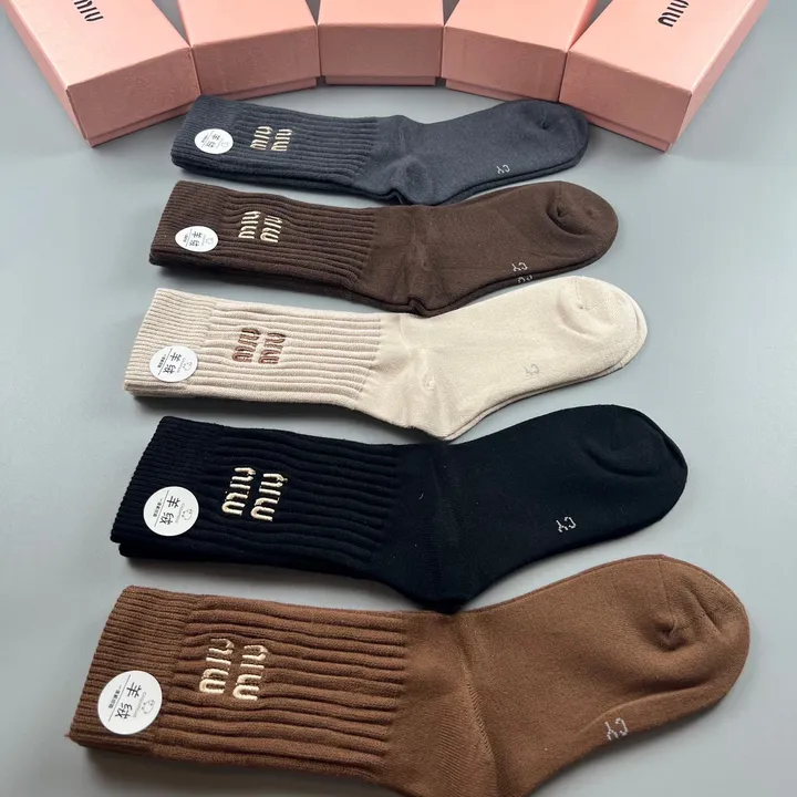 スーパーコピー ミュウミュウ 靴下