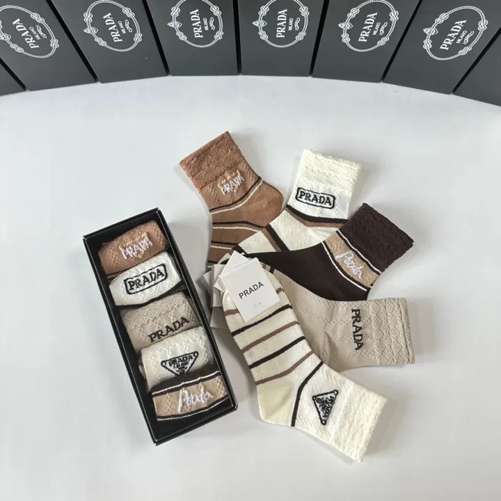 スーパーコピー プラダ 靴下