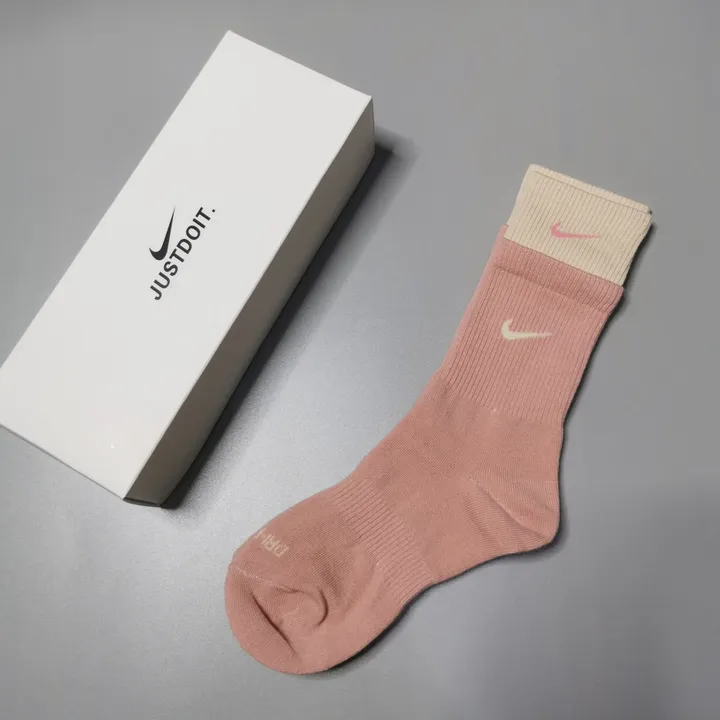 スーパーコピー ナイキ 靴下