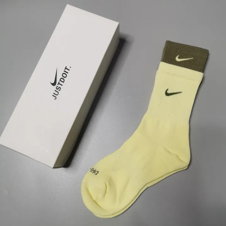 スーパーコピー ナイキ 靴下