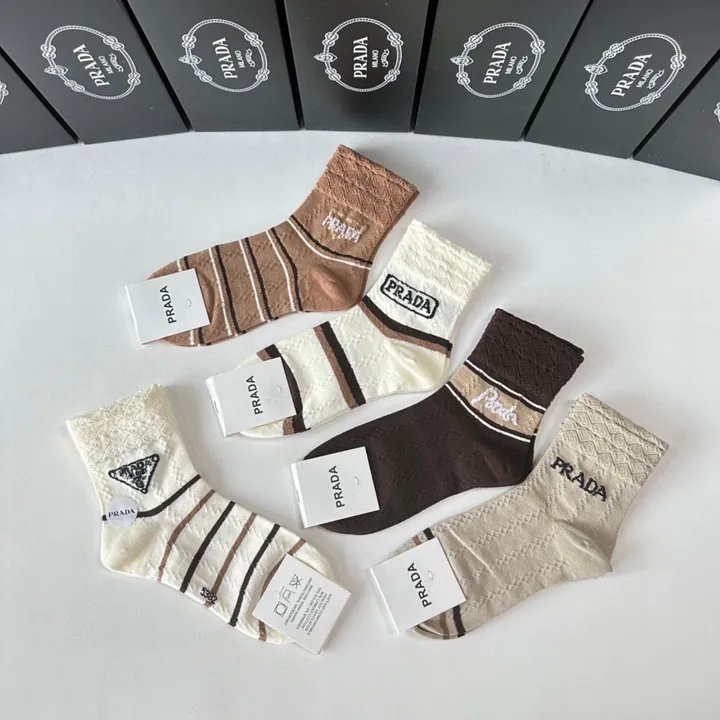 スーパーコピー プラダ 靴下