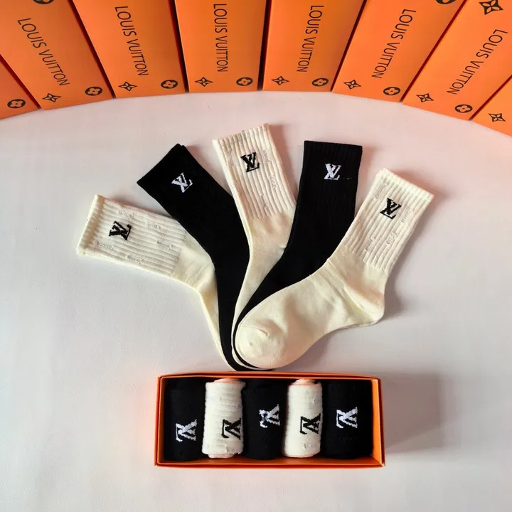 スーパーコピー ルイヴィトン 靴下