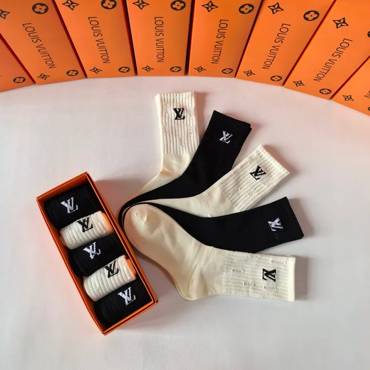 スーパーコピー ルイヴィトン 靴下