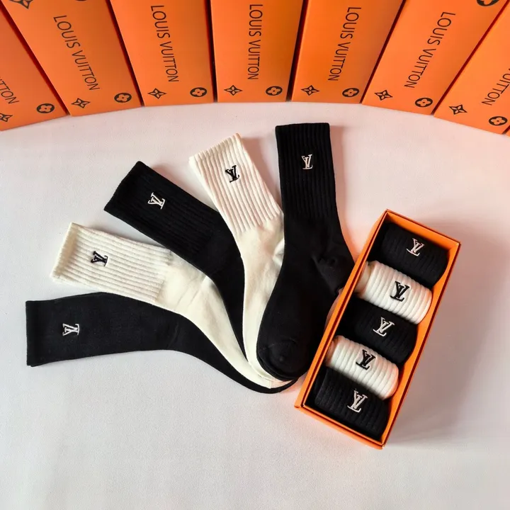 スーパーコピー ルイヴィトン 靴下