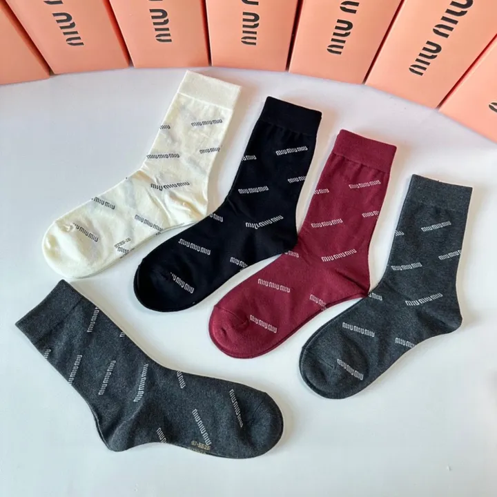 スーパーコピー ミュウミュウ 靴下