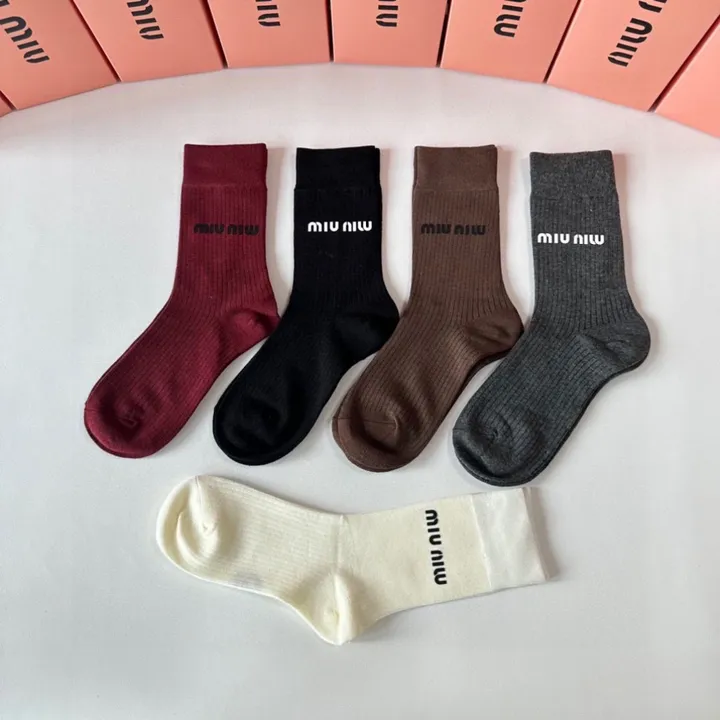 スーパーコピー ミュウミュウ 靴下