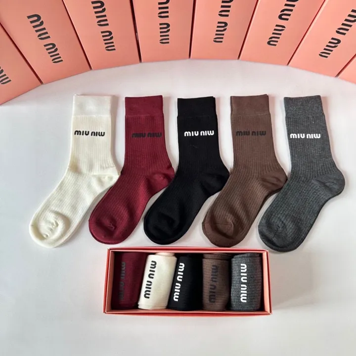 スーパーコピー ミュウミュウ 靴下