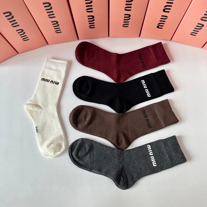 スーパーコピー ミュウミュウ 靴下