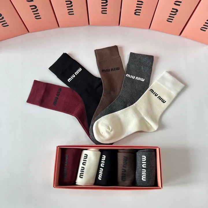 スーパーコピー ミュウミュウ 靴下