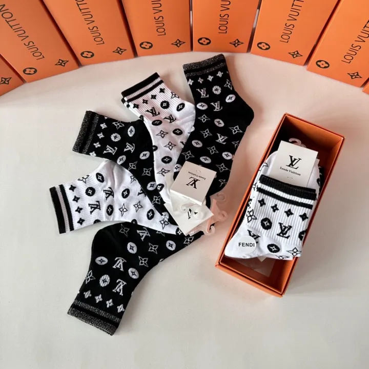スーパーコピー ルイヴィトン 靴下