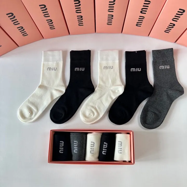 スーパーコピー ミュウミュウ 靴下