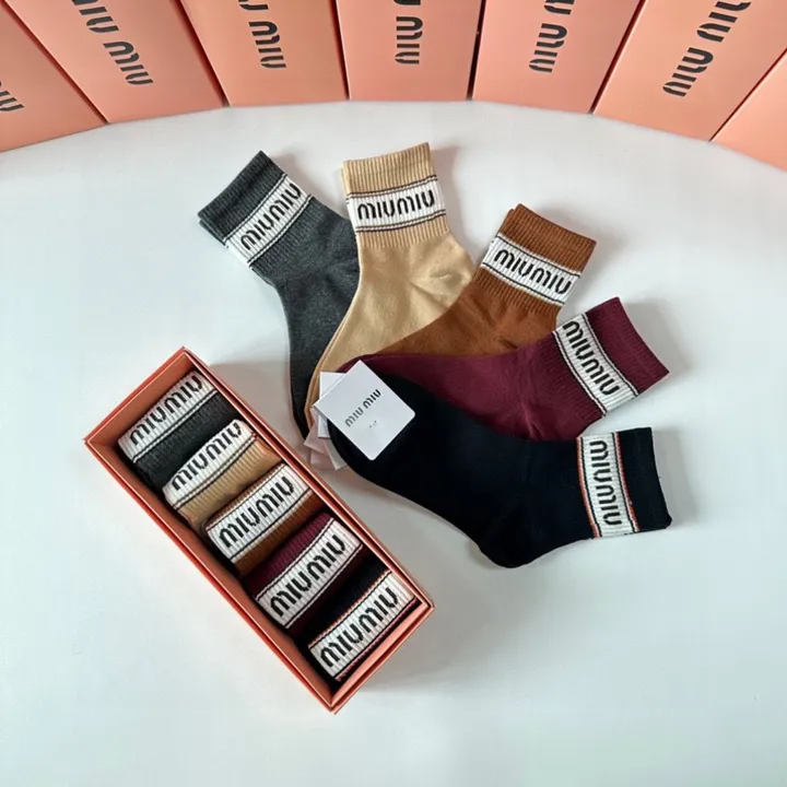 スーパーコピー ミュウミュウ 靴下