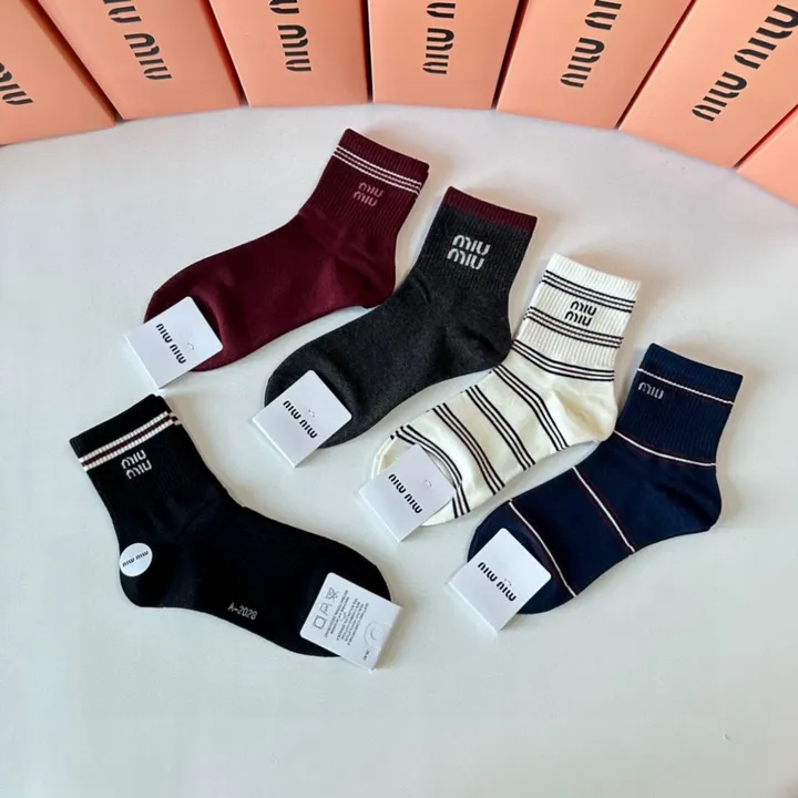 スーパーコピー ミュウミュウ 靴下