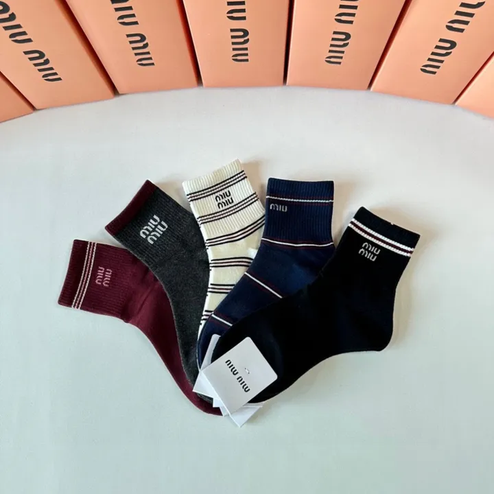 スーパーコピー ミュウミュウ 靴下