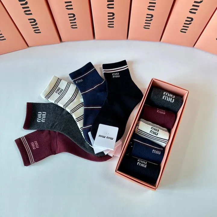スーパーコピー ミュウミュウ 靴下