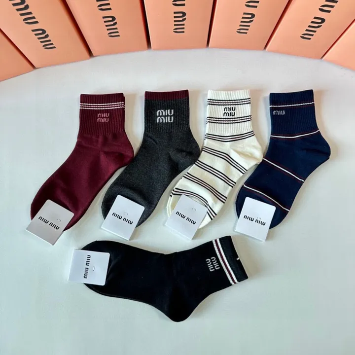 スーパーコピー ミュウミュウ 靴下