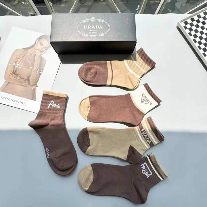 スーパーコピー プラダ 靴下