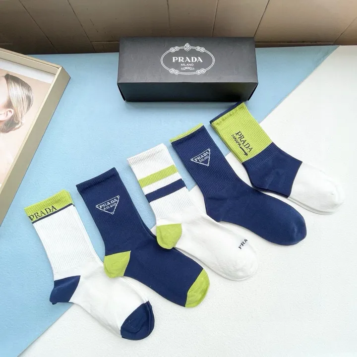 スーパーコピー プラダ 靴下
