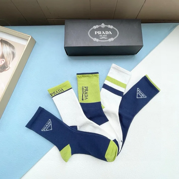スーパーコピー プラダ 靴下