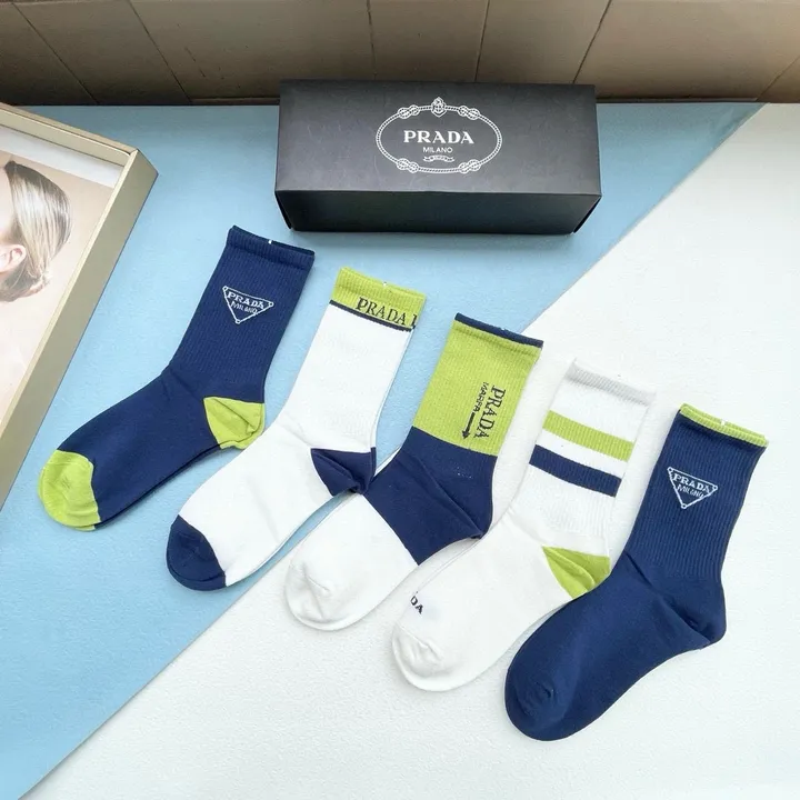 スーパーコピー プラダ 靴下