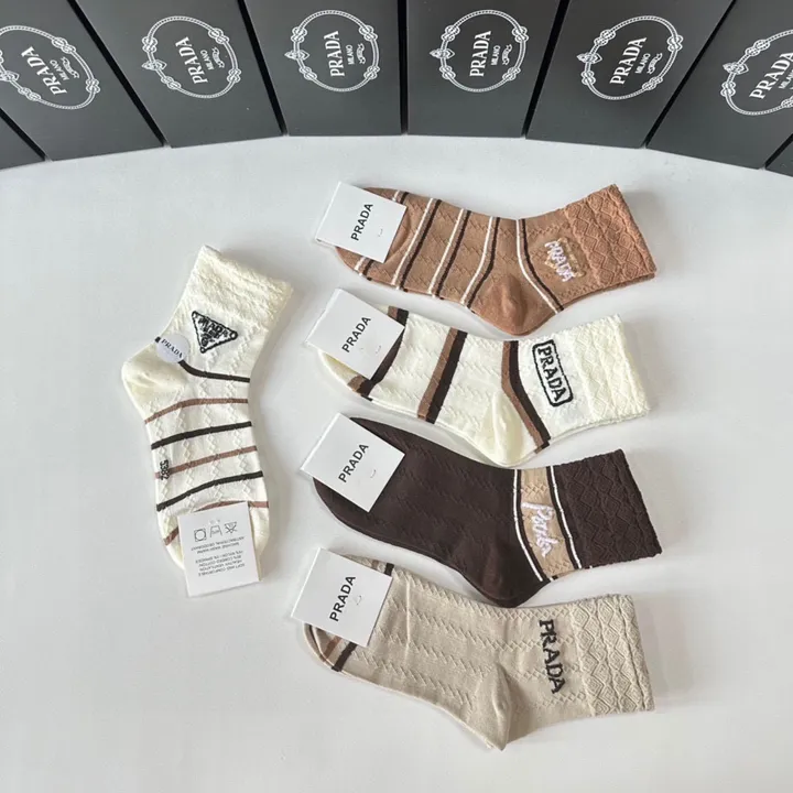 スーパーコピー プラダ 靴下