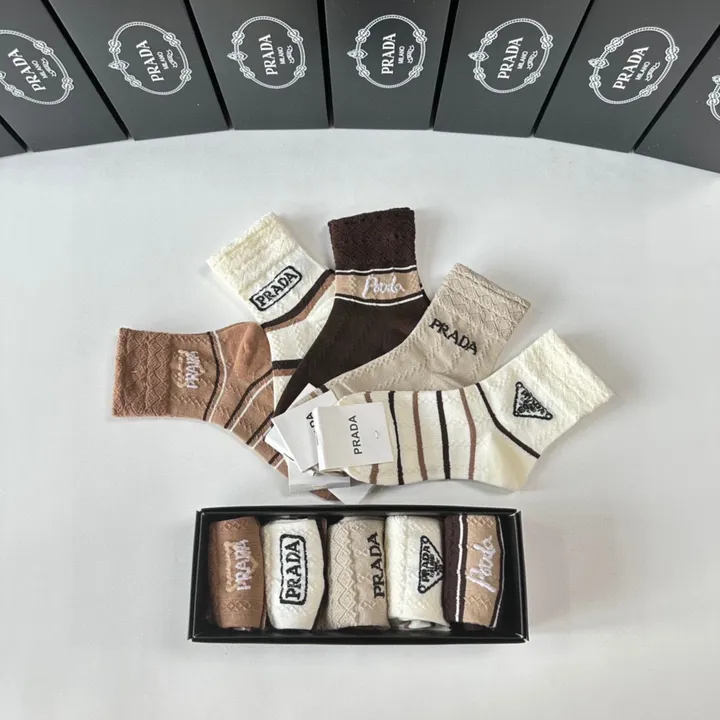 スーパーコピー プラダ 靴下