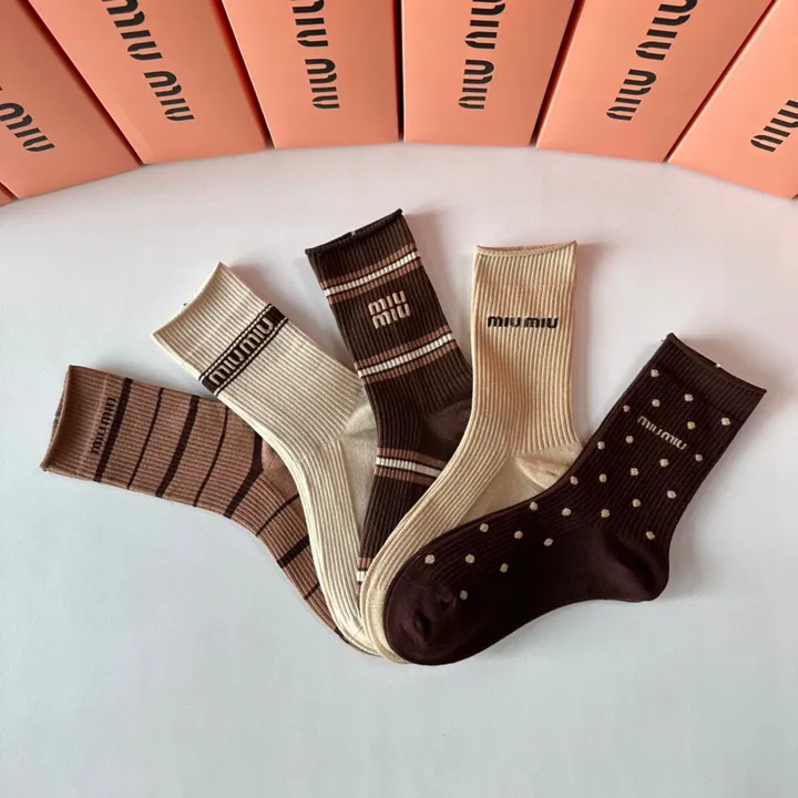 スーパーコピー ミュウミュウ 靴下