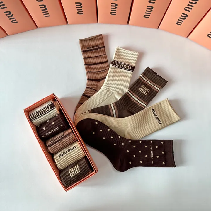 スーパーコピー ミュウミュウ 靴下