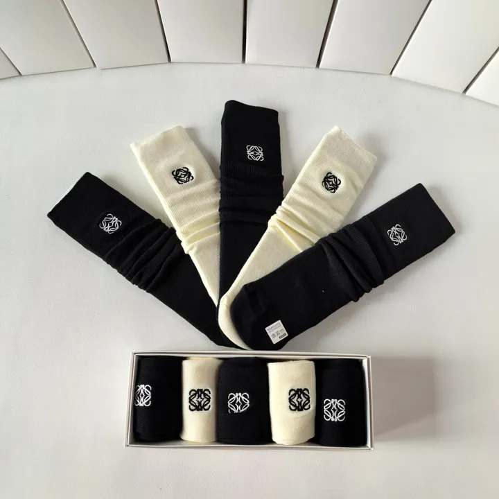 スーパーコピー ロエベ 靴下