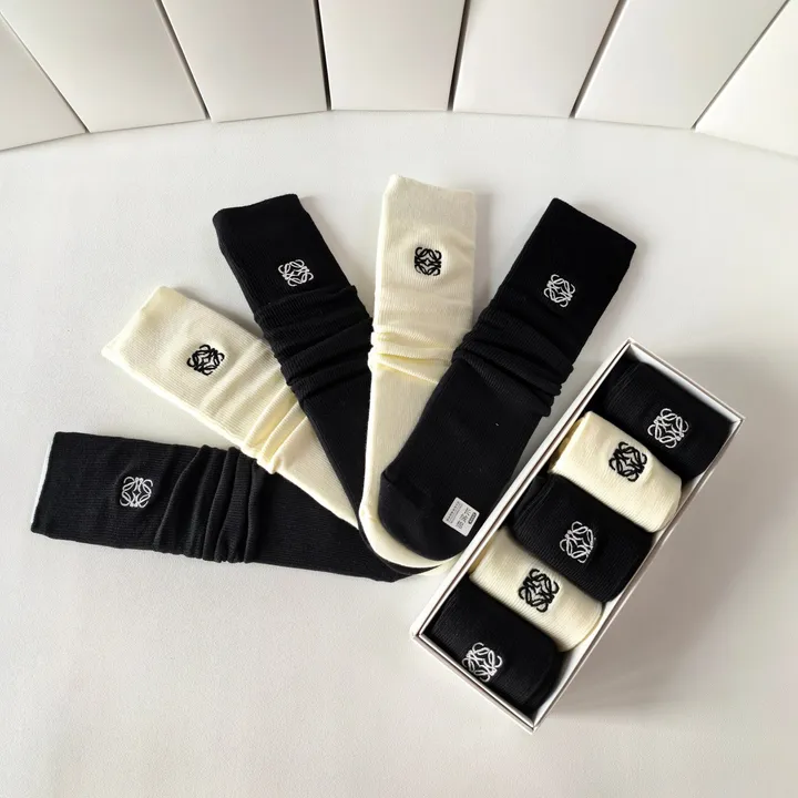 スーパーコピー ロエベ 靴下