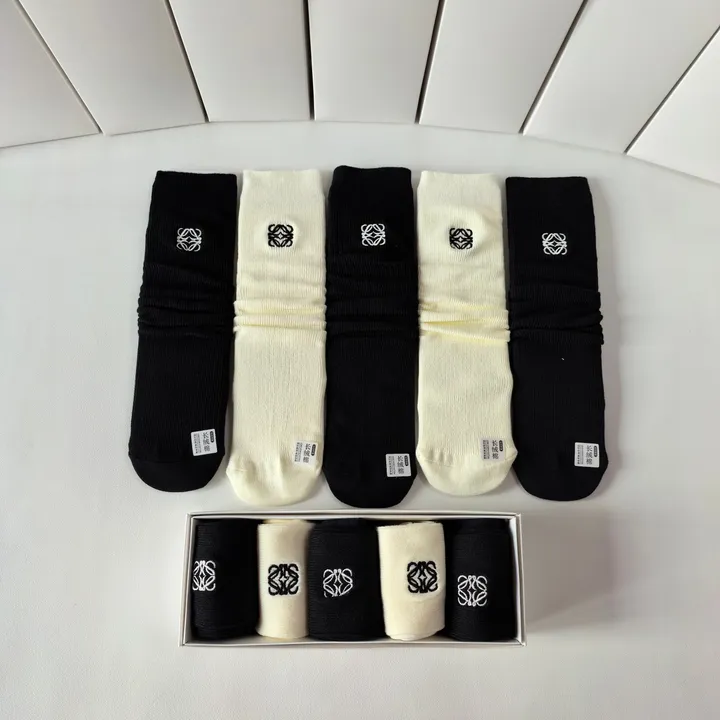 スーパーコピー ロエベ 靴下