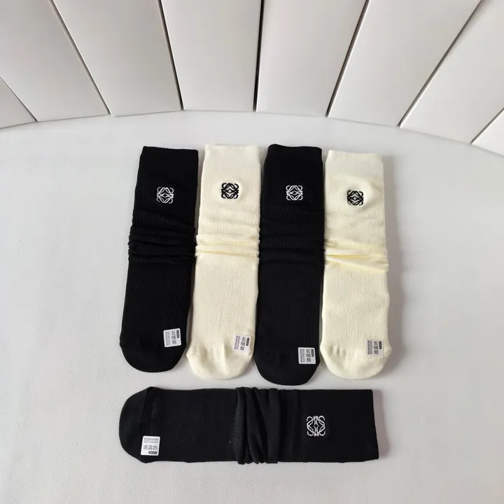 スーパーコピー ロエベ 靴下