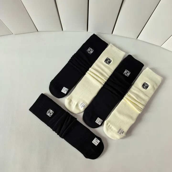 スーパーコピー ロエベ 靴下