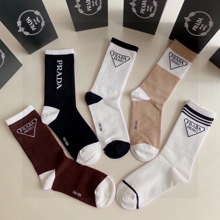 スーパーコピー プラダ 靴下