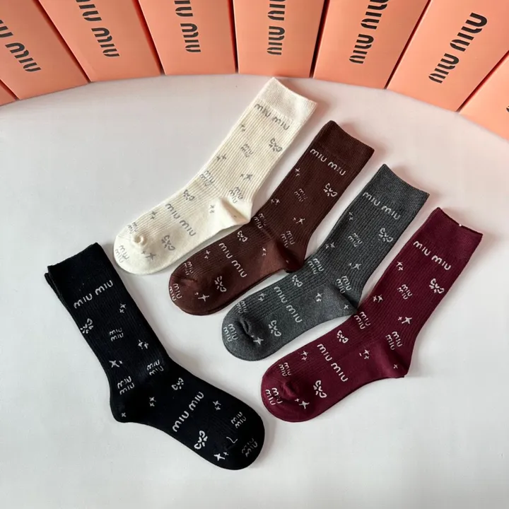スーパーコピー ミュウミュウ 靴下