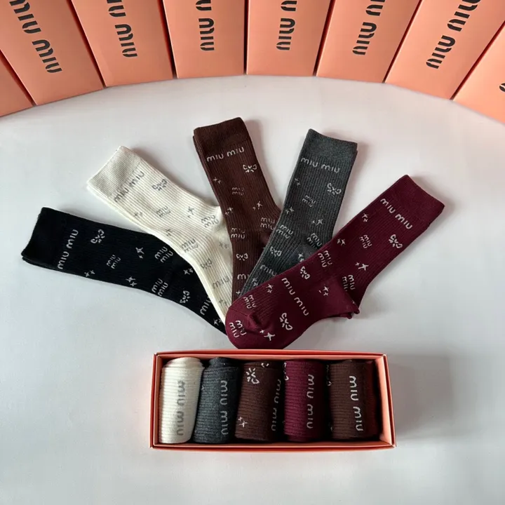 スーパーコピー ミュウミュウ 靴下